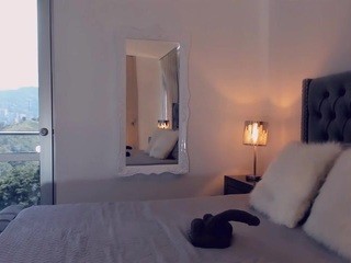 ?, Mia Banks?