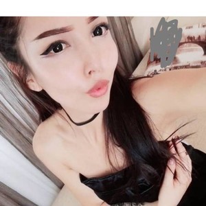 ActiveDidi naked before webcam in live porn chat