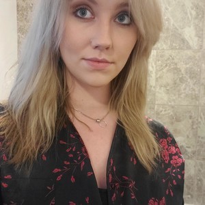 AutomicBlonde naked before webcam in live porn chat