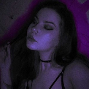 Cuddlies_Rina naked before webcam in live porn chat