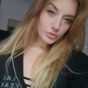 DaisyRammins naked before webcam in live porn chat
