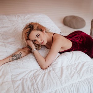 DZHESIKA_P naked before webcam in live porn chat