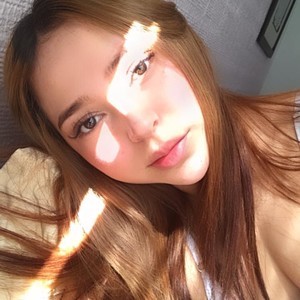 Hanna_se naked before webcam in live porn chat
