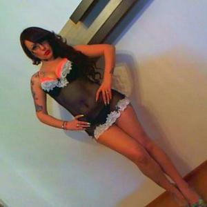 hotred69xxx naked before webcam in live porn chat