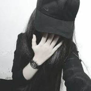 LaunaPlay naked before webcam in live porn chat