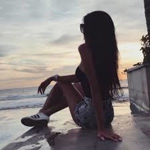 LessyJJ naked before webcam in live porn chat