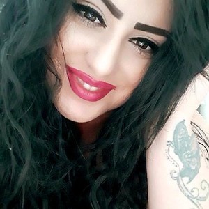 loreex naked before webcam in live porn chat