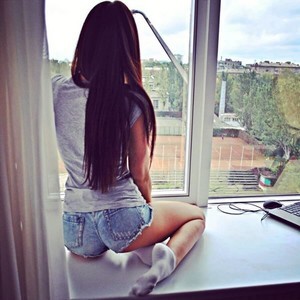 Mazymi naked before webcam in live porn chat