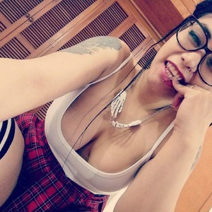 Miss_Bonnie_ naked before webcam in live porn chat