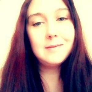 Naturalgirl23 naked before webcam in live porn chat
