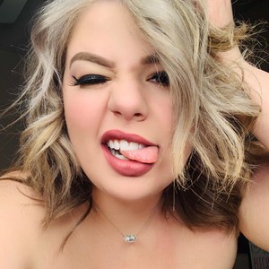 PlutoPrincess naked before webcam in live porn chat