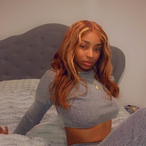 SkiXOX naked before webcam in live porn chat
