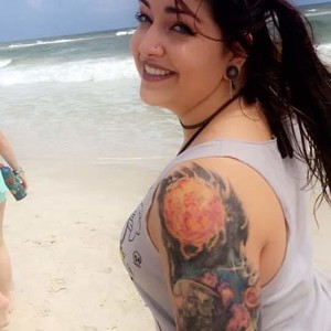 KiwiCatK naked before webcam in live porn chat
