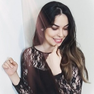 LuthienGasai naked before webcam in live porn chat