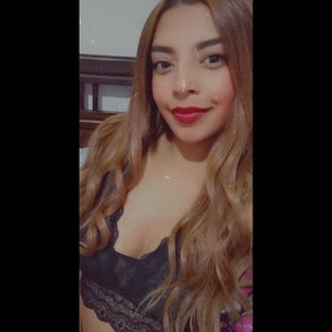 Malu_horny naked before webcam in live porn chat