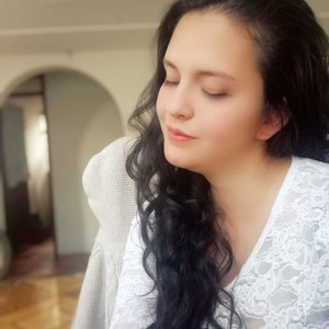 Sexy_kin naked before webcam in live porn chat