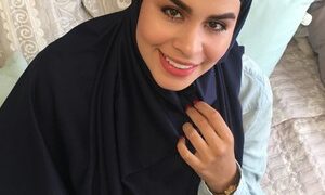 falak_ naked before webcam in live video chat