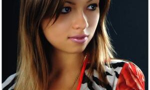 SweetDream1 naked before webcam in live video chat