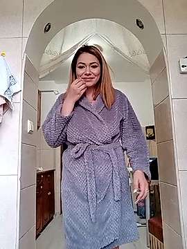 Ella_momy