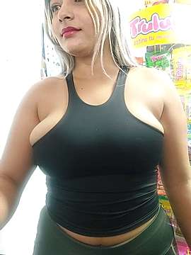 alice_kissx