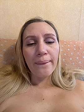 YourBlondee