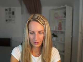 NikkiSexx18