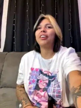 miacanela_xo