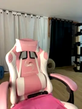 MiaJones21