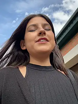 Chloe_in_public