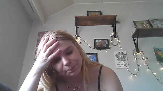 Petite_Blonde