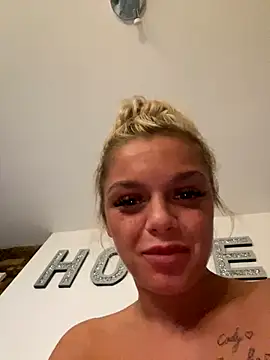 Sexy_blonde_babe69