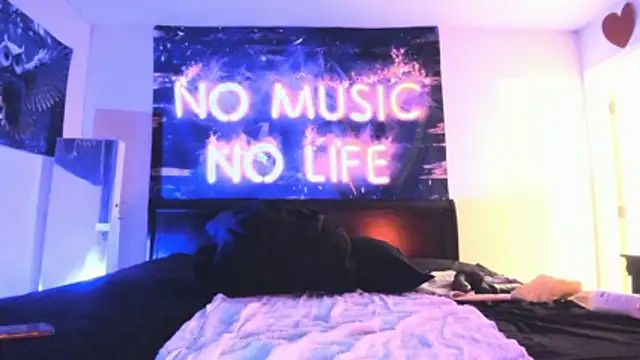 EnticingAaliyah
