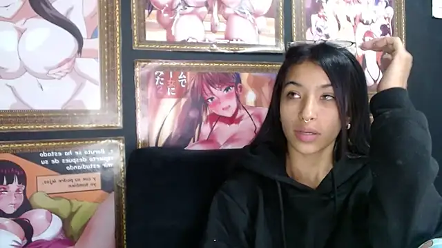 Nylaah_hot