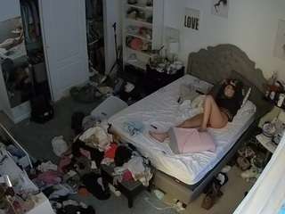 voyeurcam hornyhostel 02
