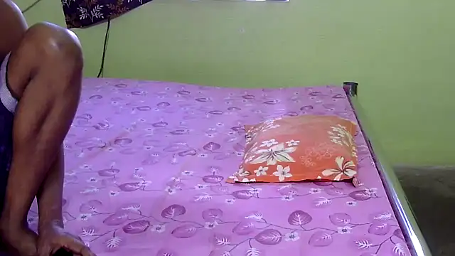 Shy_Housewife_32