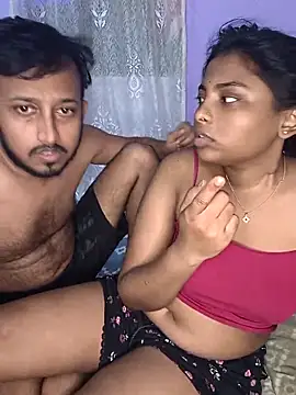 Trending_Couple