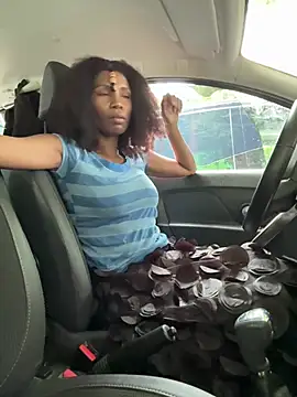 ShantelSexyYoungMilfie