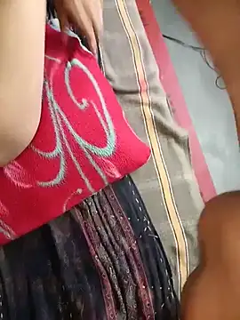 Romantic-couple10